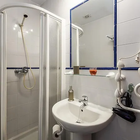 Apartment La Victoria Free Parking By Cadiz4rentals *