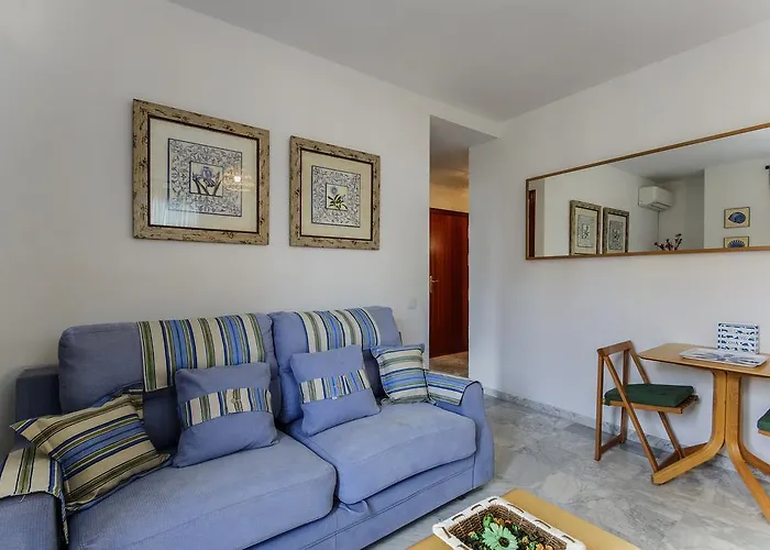 La Victoria Free Parking By Cadiz4rentals